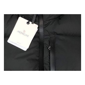 Moncler Wide-Quilt Hooded Down Jacket with Tonal Patch