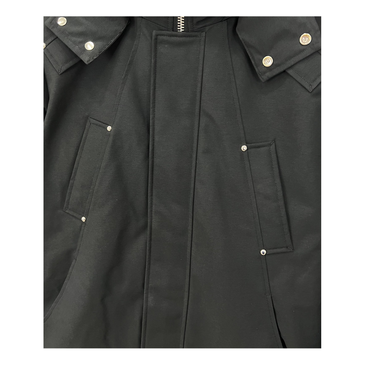 Moose Knuckles Curved-Hem Fur-Trim Down Parka in Black